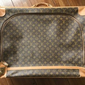 Vintage Monogrammed Louis Vuitton Luggage Set!